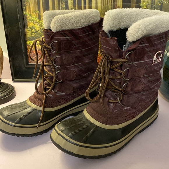 Sorel waterproof boots - Picture 2 of 5